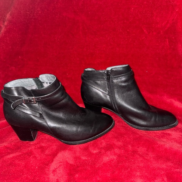 Vionic Upton Black Ankle Boot Size 8.5 Wide - Picture 2 of 7